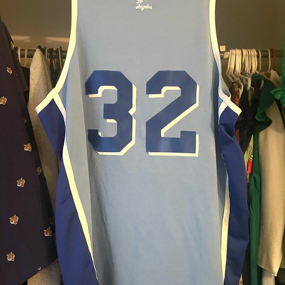 Majestic throwback Lakers Jersey - Picture 3 of 5